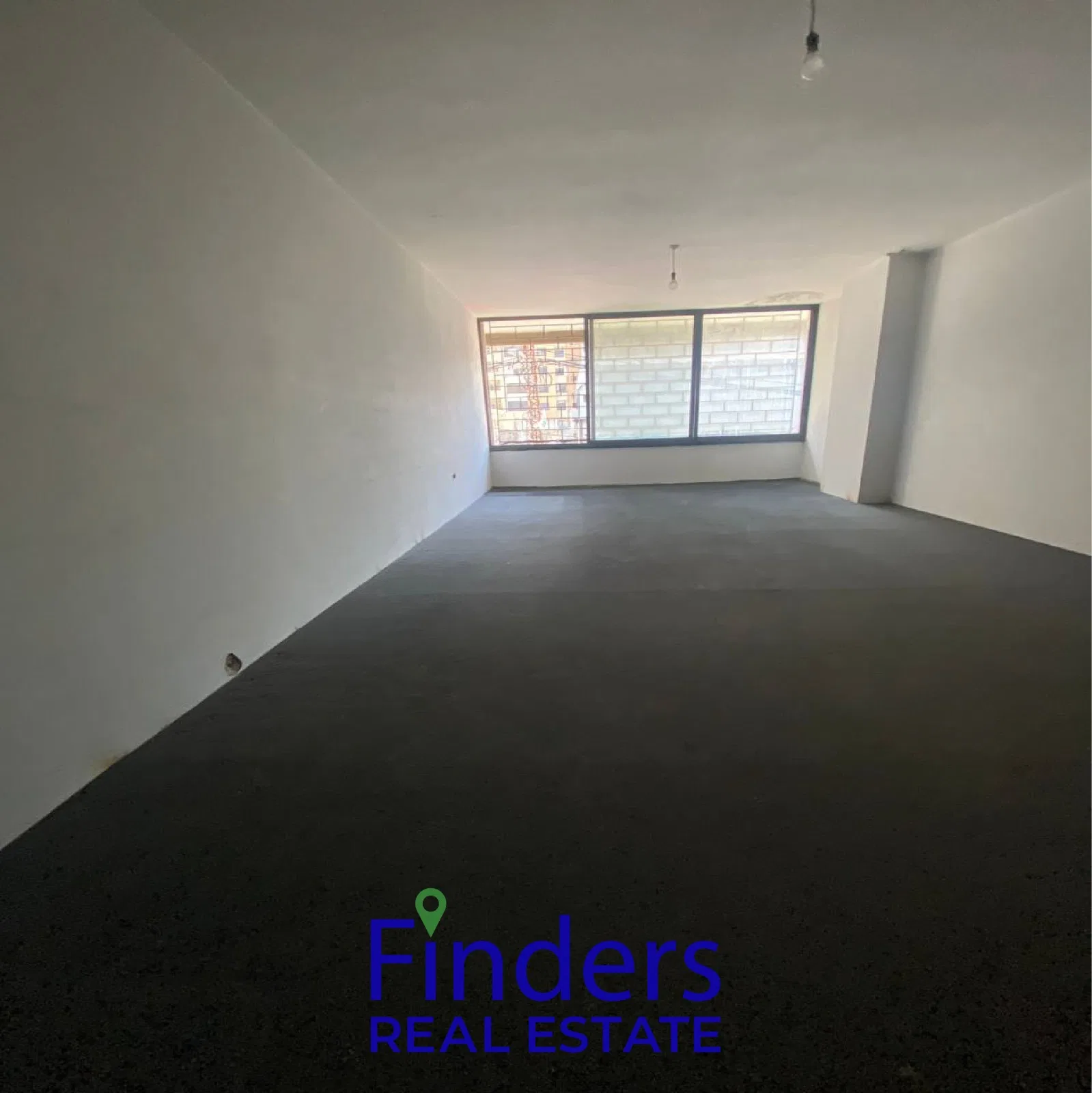 A 2-floor shop for sale in Jdeideh!, photo 2