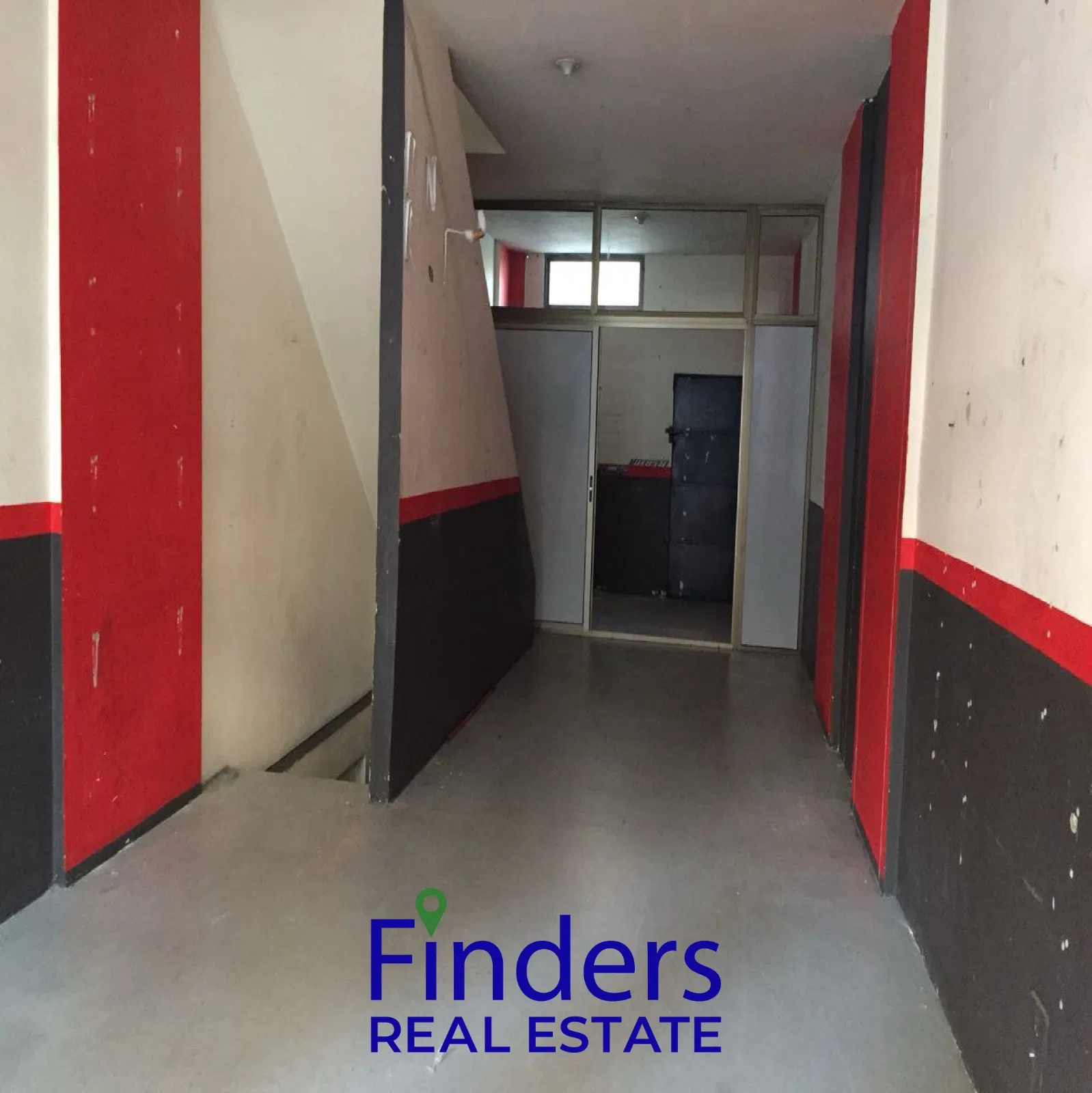A 3-floor shop for rent in Sad El Baouchriyeh!, photo 3