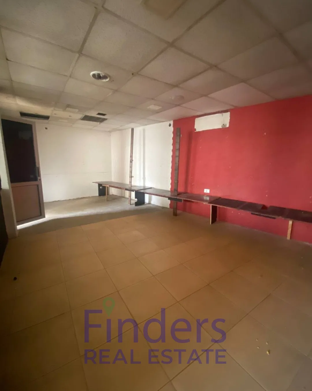 A 2-floor shop for sale in Jdeideh!, photo 3