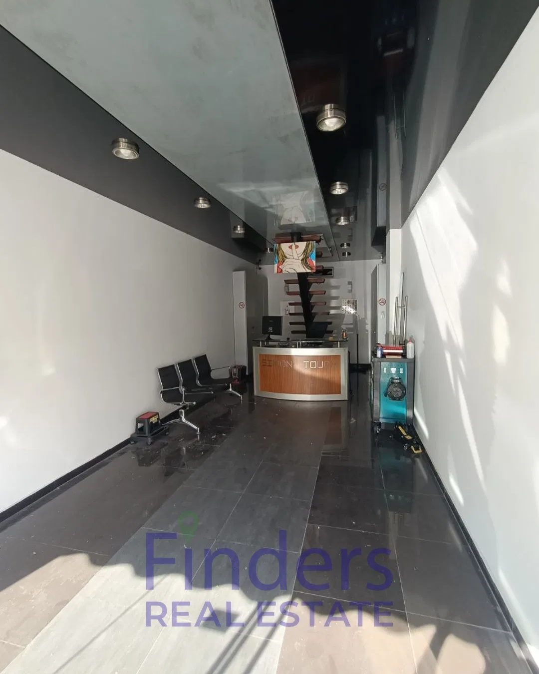 A 2-floor shop for rent in Jdeideh!, photo 2