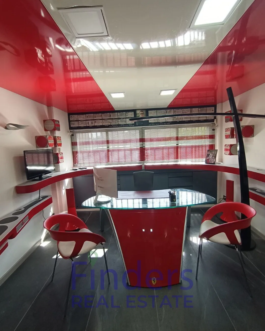 A 2-floor shop for rent in Jdeideh!, photo 3