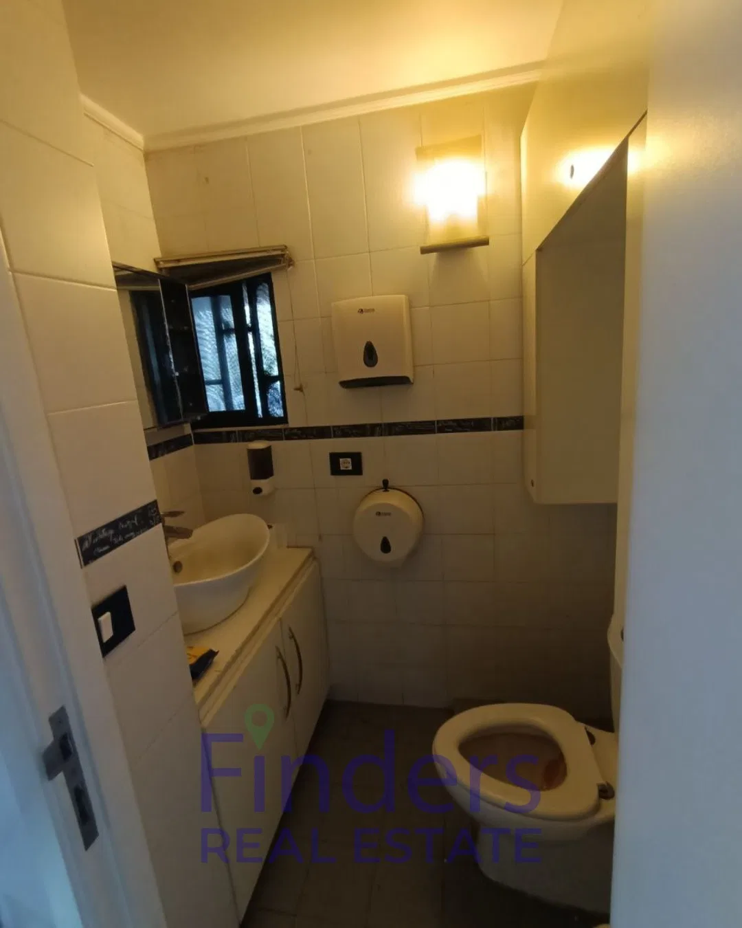 A 2-floor shop for rent in Jdeideh!, photo 5