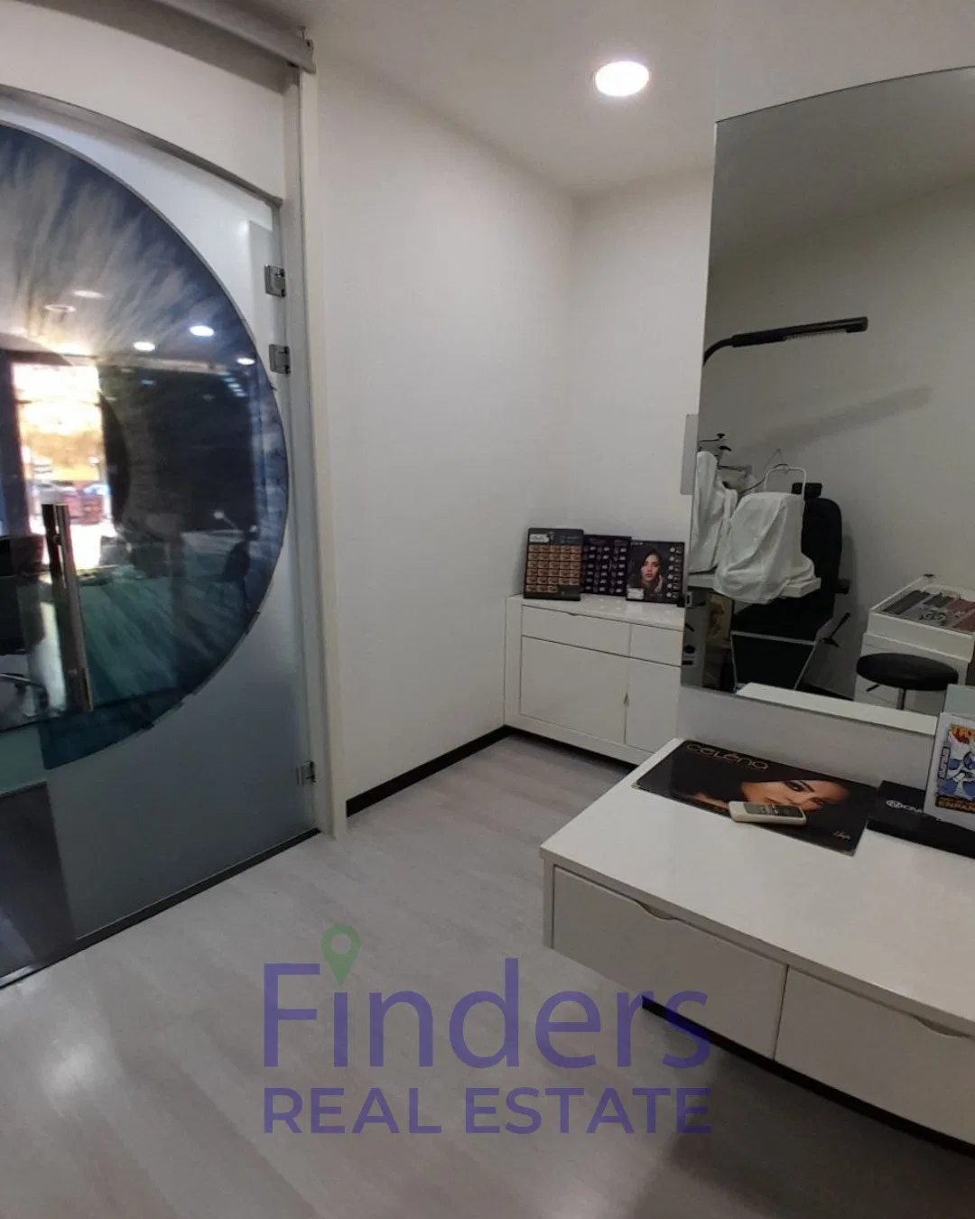 2- Floor showroom for rent in Fanar!, photo 6