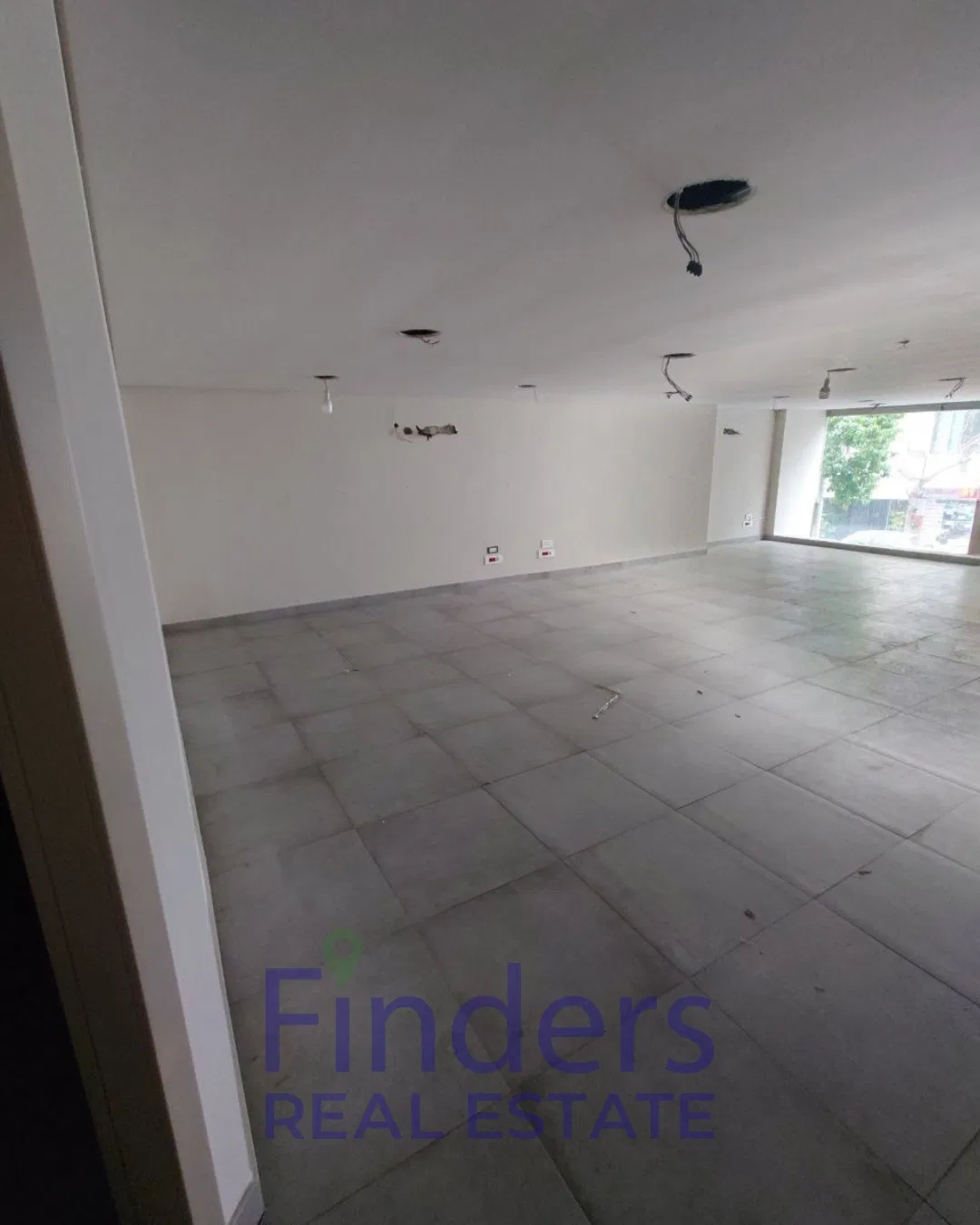 3-Floor Shop for rent in Sassine!, photo 4