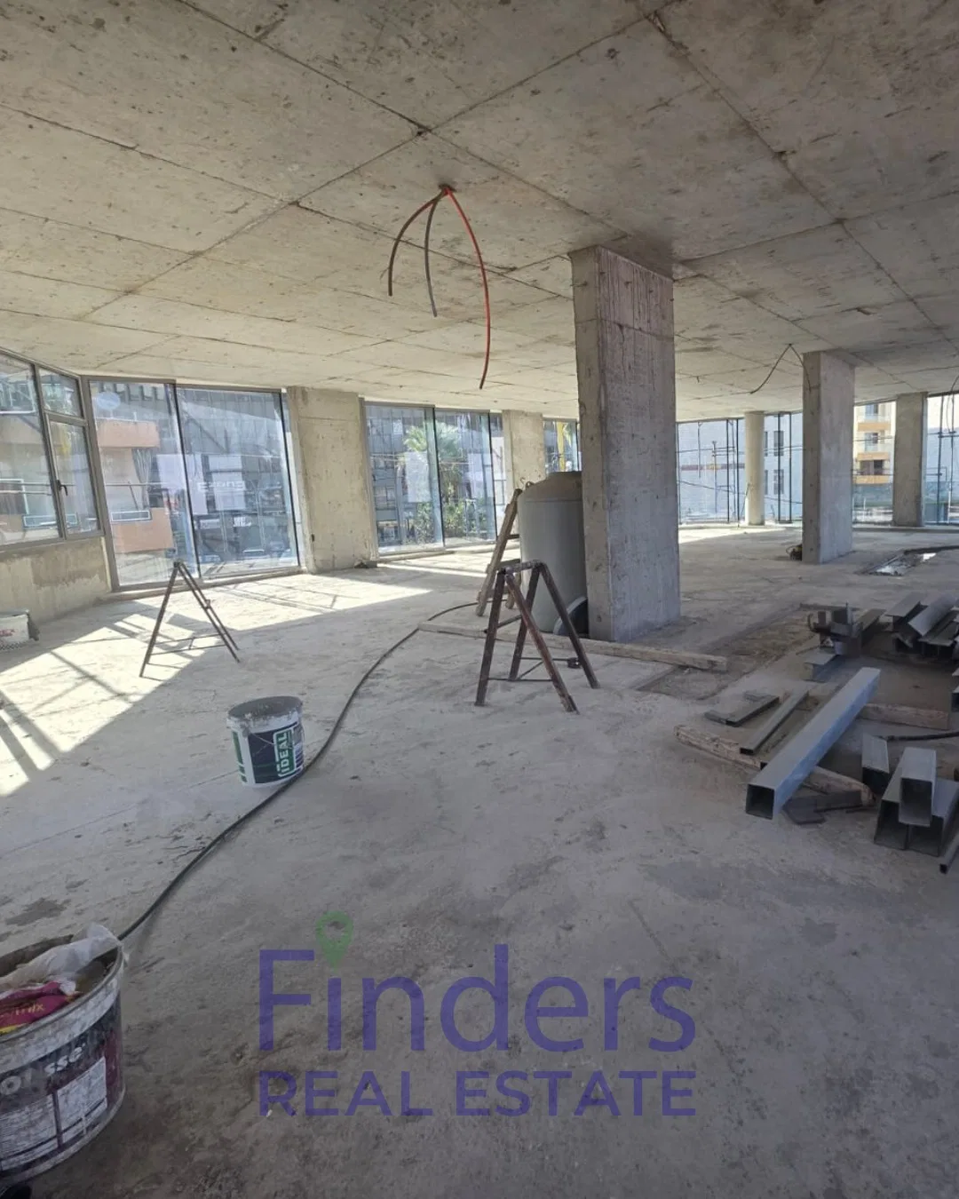 3-Floor Commercial Building for Sale in Mazraat Yachouh!, photo 2