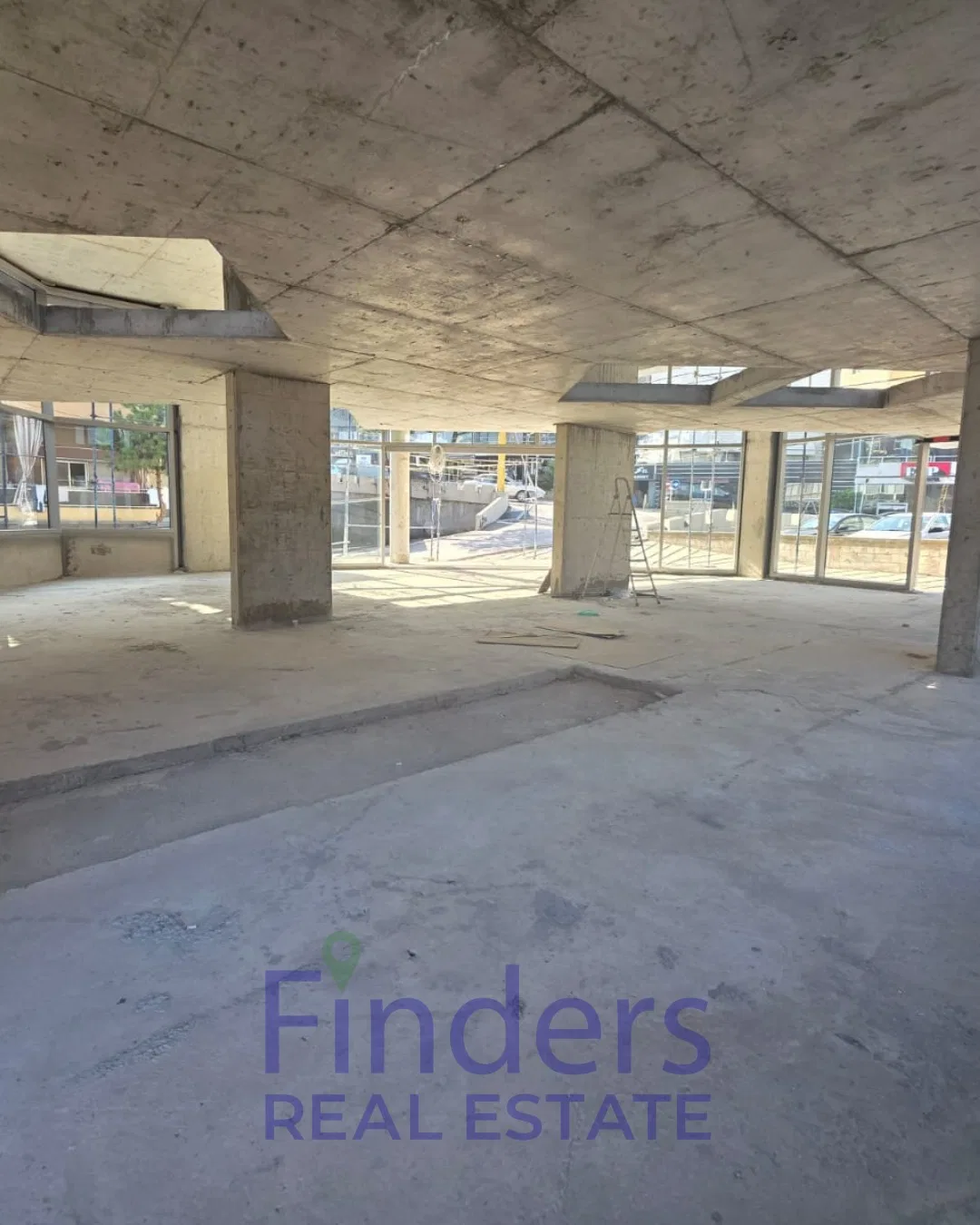 3-Floor Commercial Building for Sale in Mazraat Yachouh!, photo 8