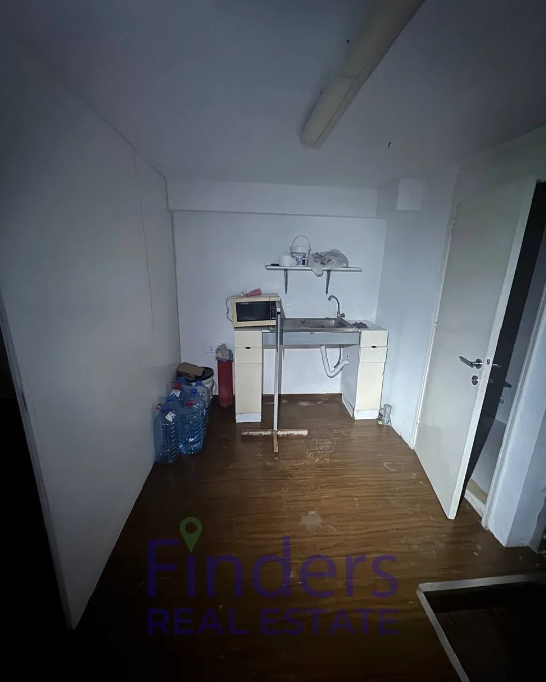 3-Floor shop for rent in Jal El Dib!, photo 3