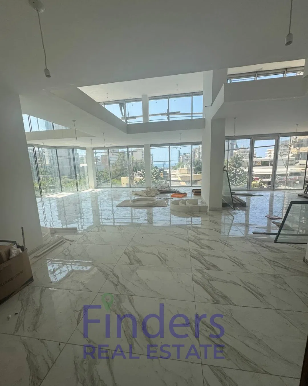 A 2-floor showroom for rent in Jal El Dib!, photo 3