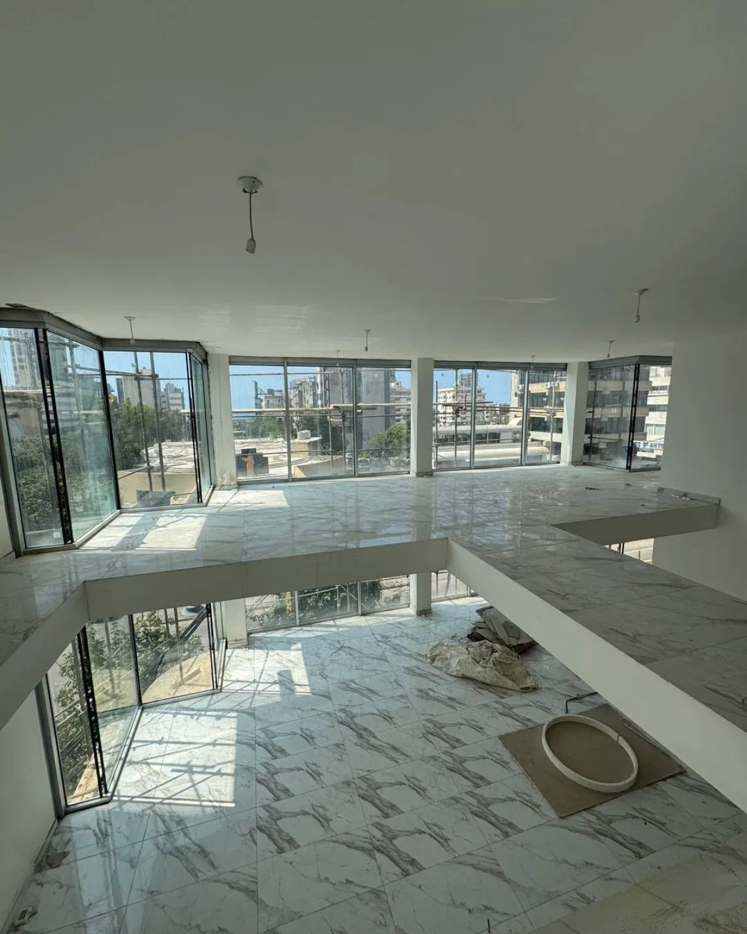 A 2-floor showroom for rent in Jal El Dib!, photo 4