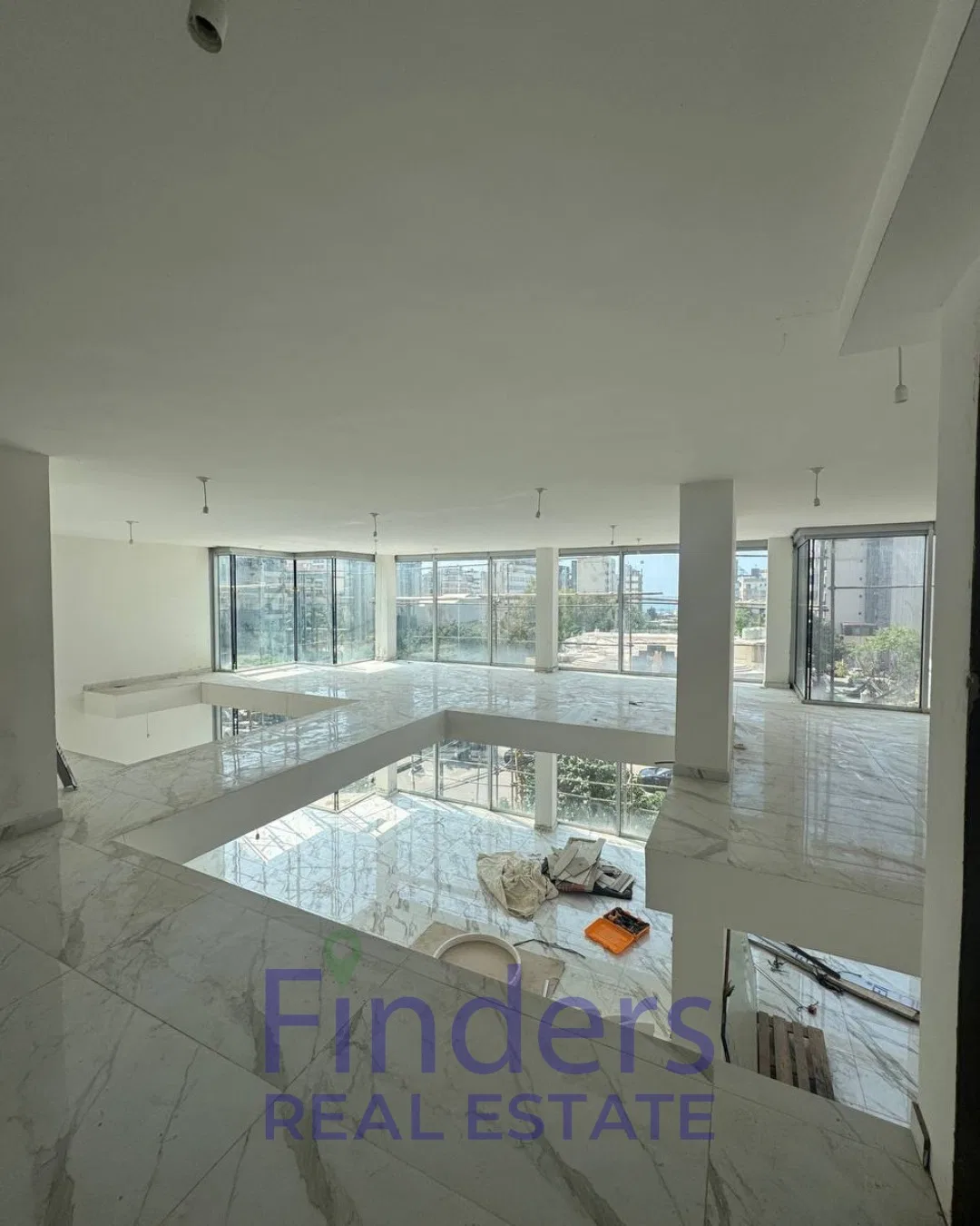 A 2-floor showroom for rent in Jal El Dib!, photo 6