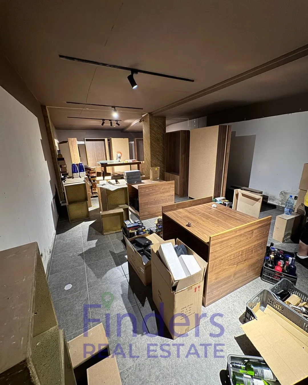 3-Floor shop for rent in Jal El Dib!, photo 3