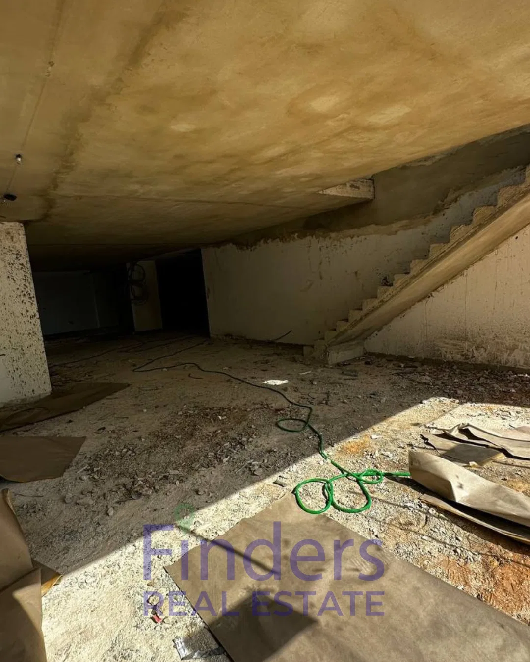 3-Floor shop for sale in Baouchriye!, photo 4
