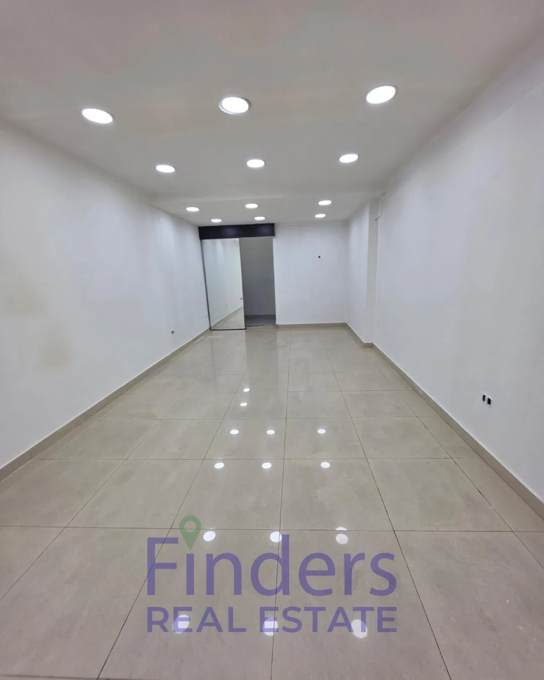 Shop for rent in Mazraat Yachouh!, photo 4