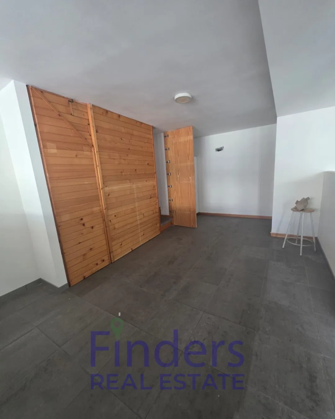 2-Floor shop for rent in Mazraat Yachouh!, photo 8