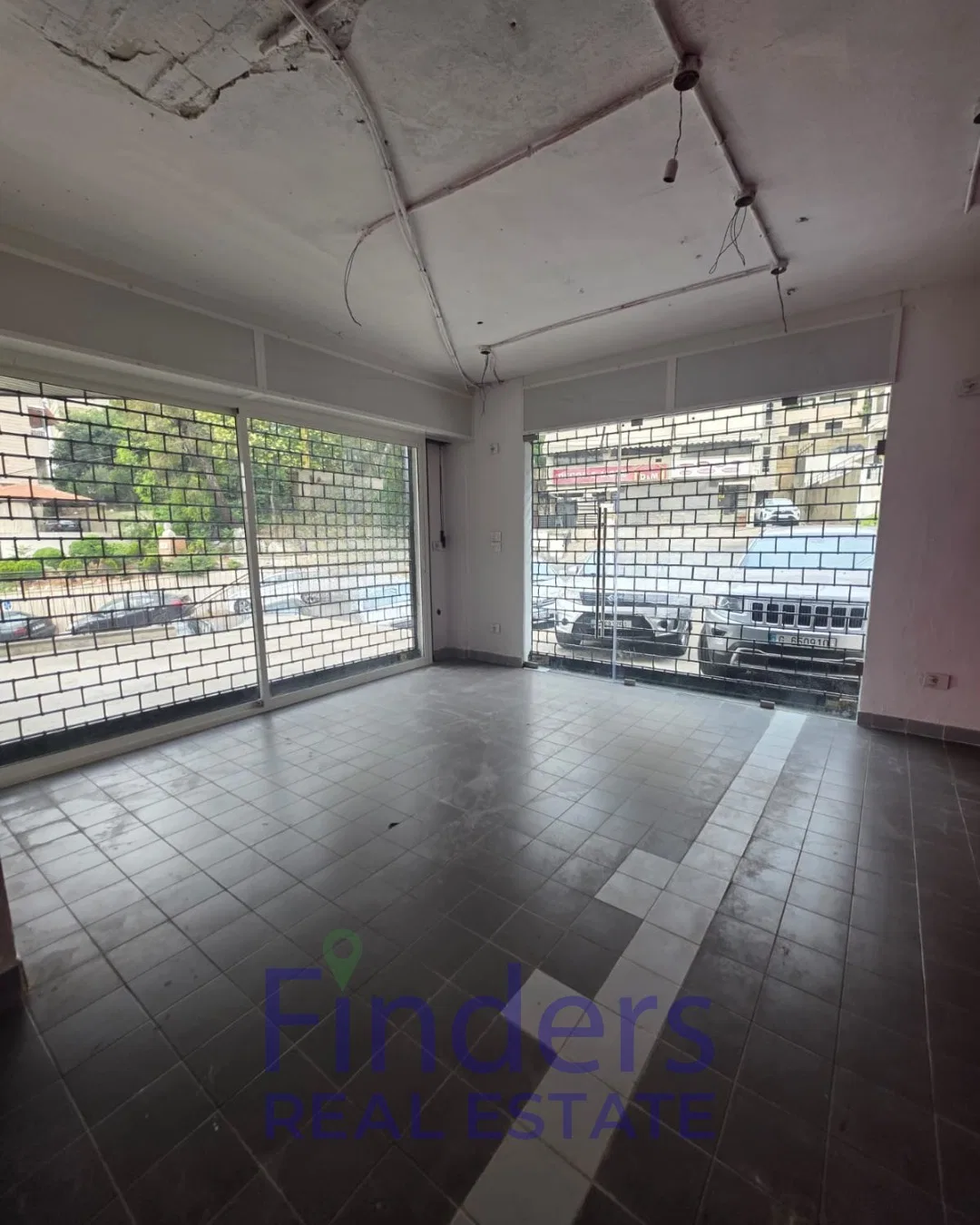 2-Floor shop for rent in Mazraat Yachouh, photo 6