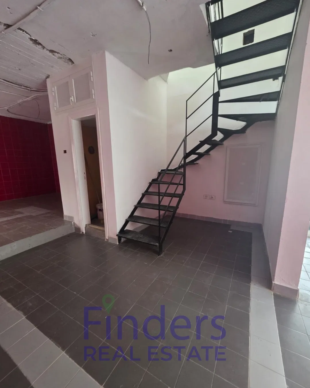 2-Floor shop for rent in Mazraat Yachouh, photo 7