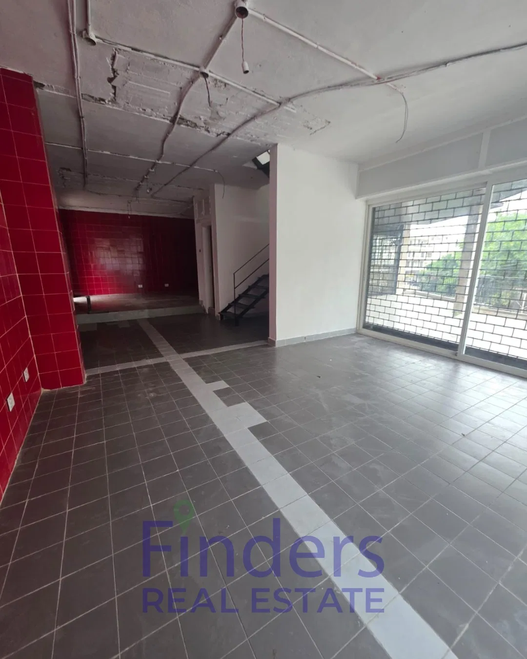 2-Floor shop for rent in Mazraat Yachouh, photo 9
