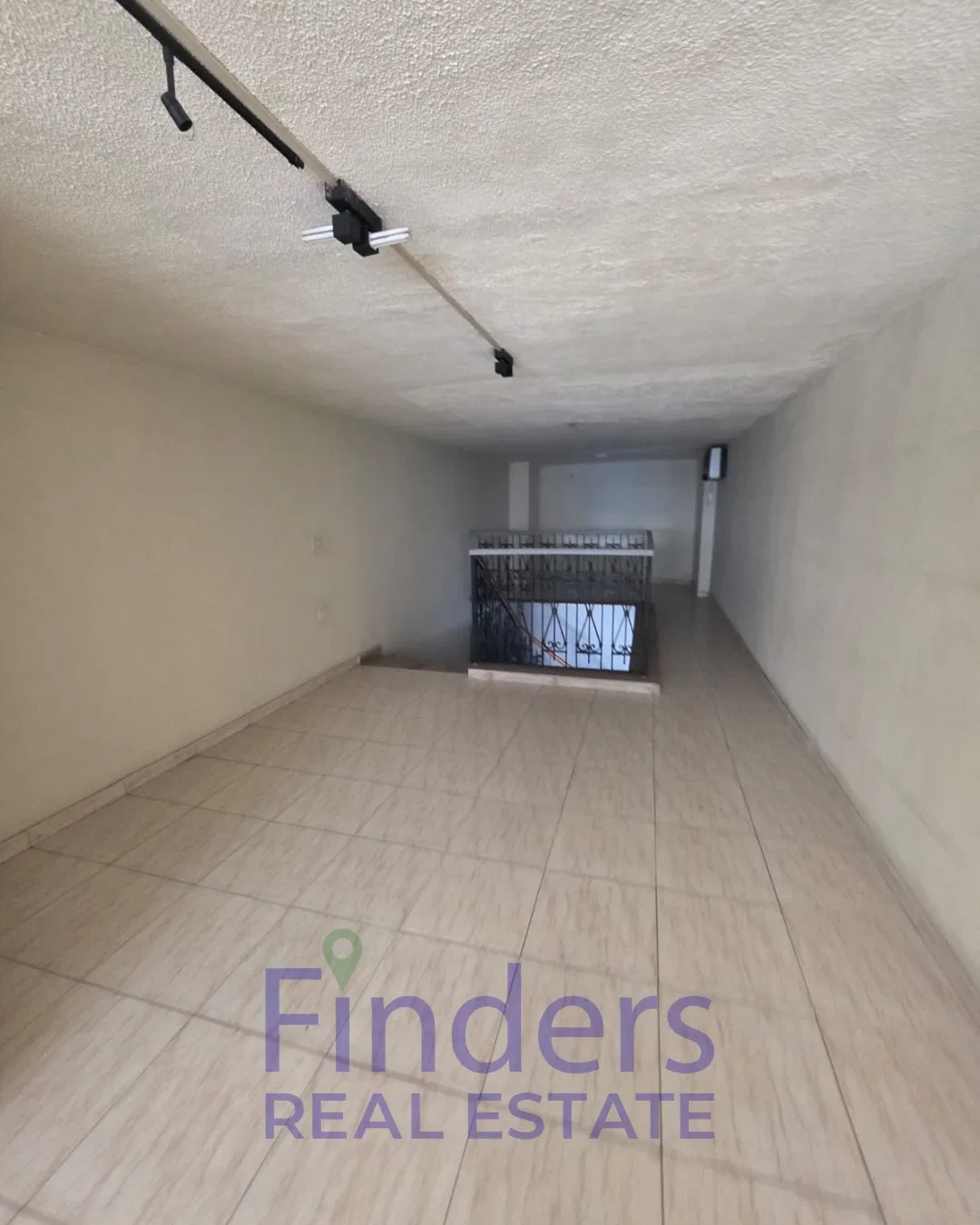 2-Floor shop for rent in Mazraat Yachouh!, photo 2