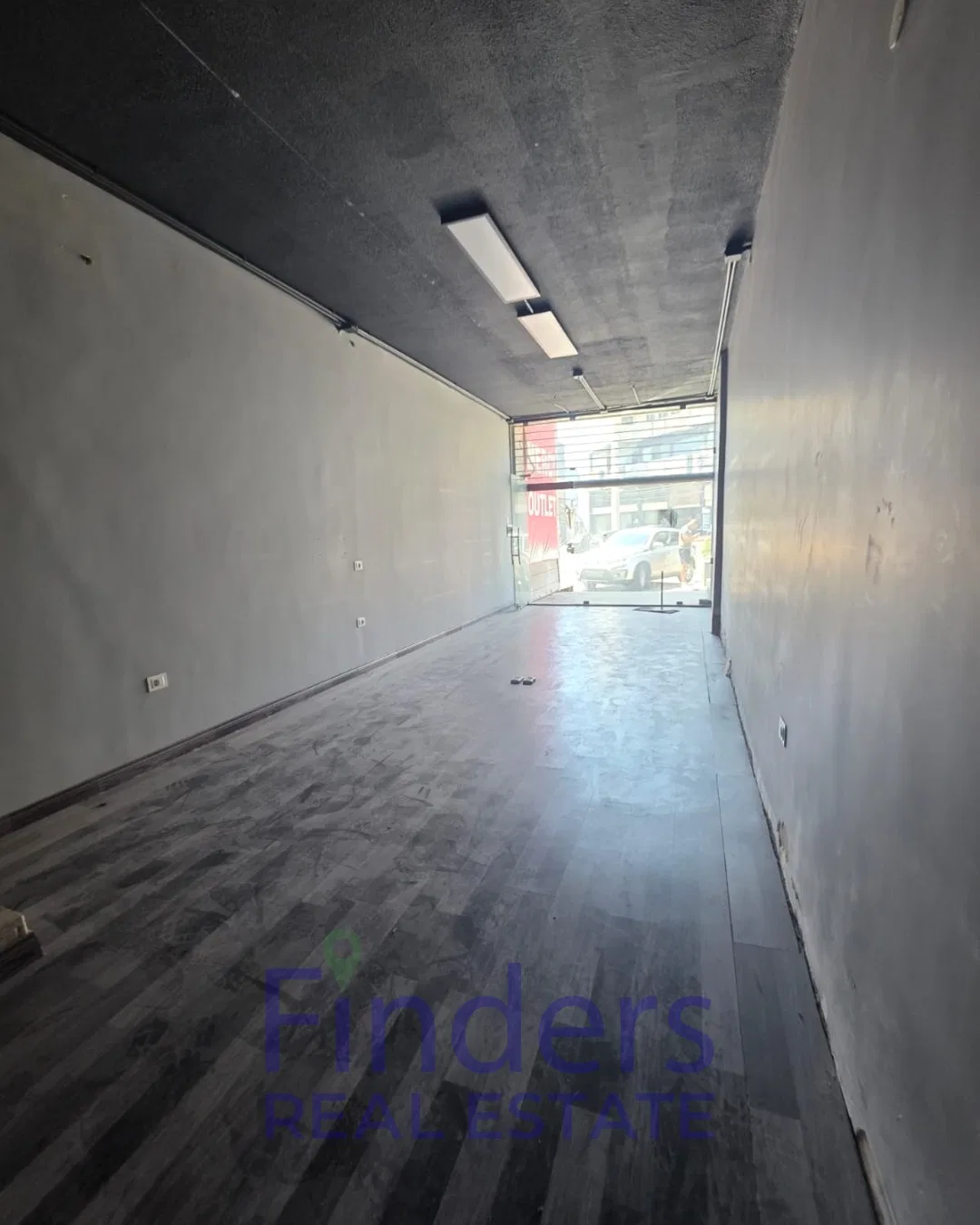 2-Floor shop for rent in Mazraat Yachouh!, photo 7