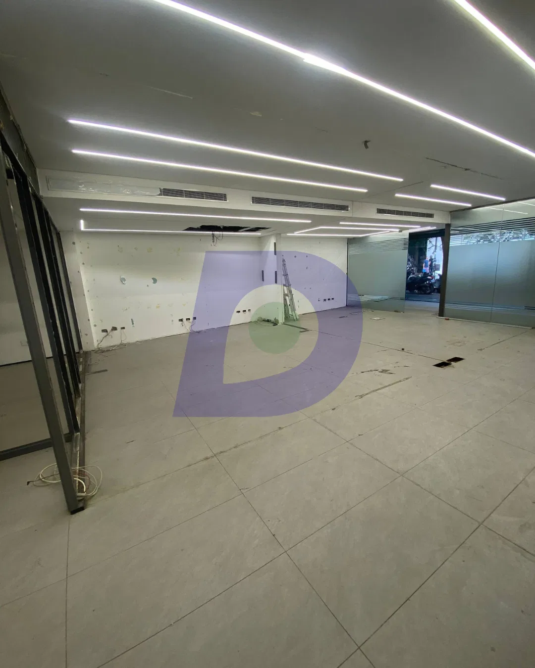 3-Floor shop for rent in Hamra!, photo 4
