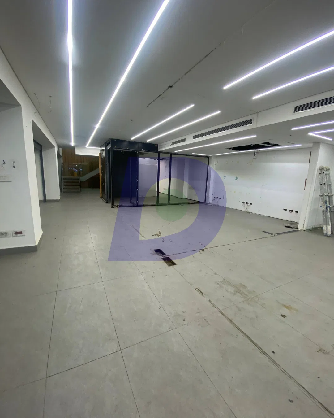 3-Floor shop for rent in Hamra!, photo 9